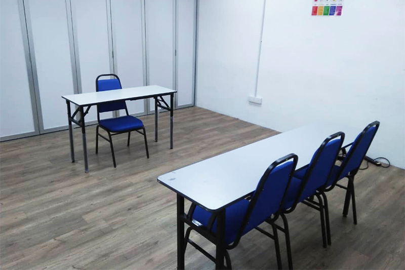 the office training room rental blue theme